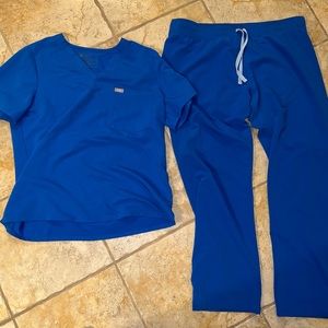 Figs, Royal Blue, Catarina 1 pocket top XL, Livingston basic bottom XL